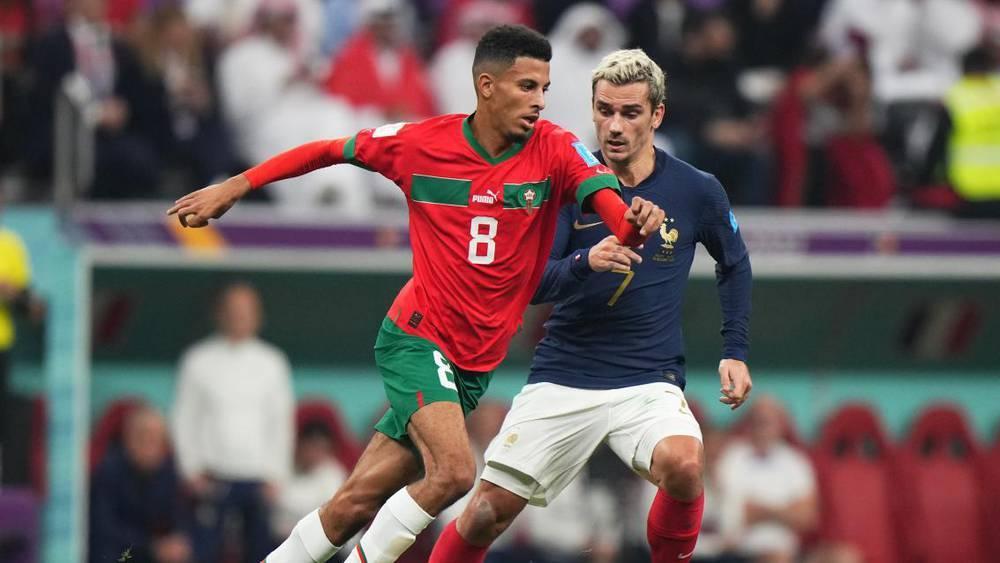 ليدز الإنجليزي يقرر تجميد مفاوضاته مع أنجيه بشأن أوناحي بسبب إمكانية إقالة مدرب الفريق