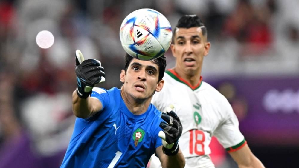 توتنهام الإنجليزي يسعى للتعاقد مع ياسين بونو لخلافة الفرنسي هوغو لوريس