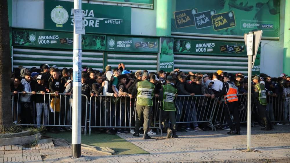 إدارة الرجاء تمدد موعد سحب تذاكر مباراة فريقها أمام الجيش الملكي إلى التاسعة مساءً من يومه الجمعة