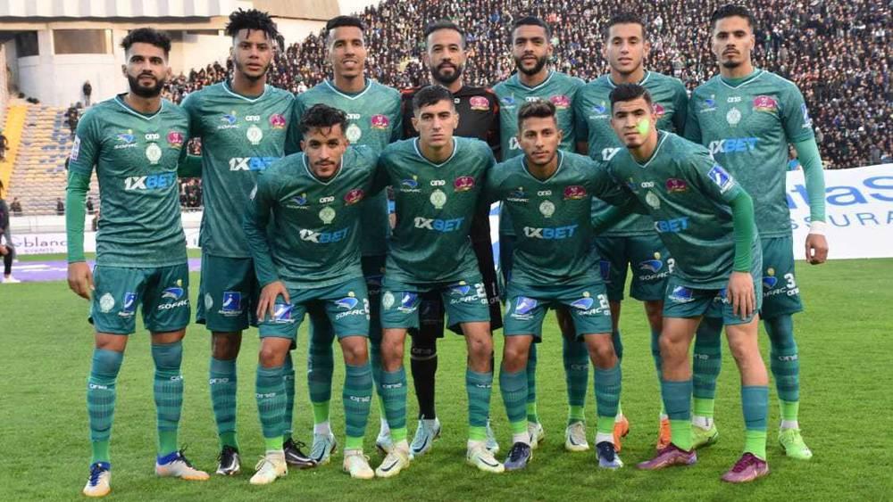 لكبيّر يدفع بمقدم وأهولو منذ البداية وبوزوق يقود هجوم الرجاء أمام الجيش الملكي