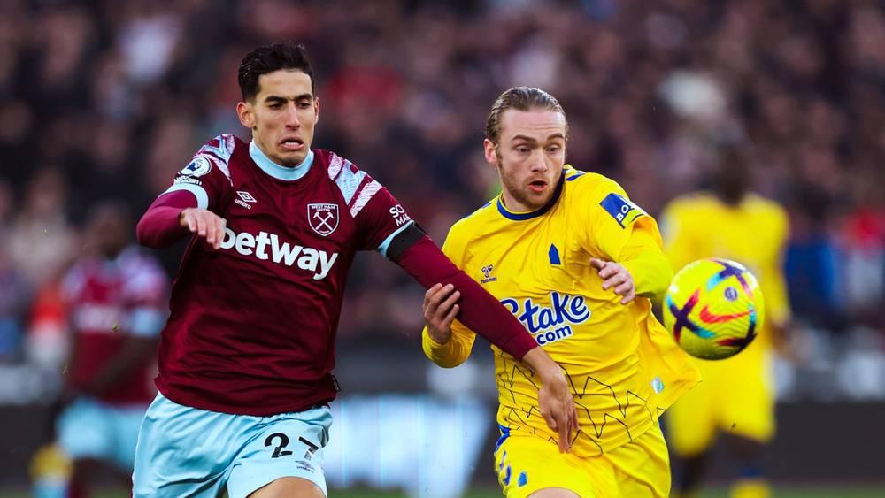 مويس بعد تألق أكرد واختياره 'رجل المباراة' ضد إيفرتون: "تمريراته تخفِّف عنا الضغط أحيانا.. إنه لاعب أنيق"