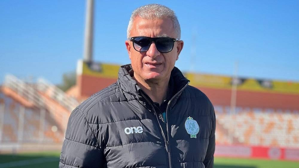 تشكيلة الرجاء أمام الدفاع الجديدي.. لكبيّر يدفع بمدكور وبنغيث منذ البداية وخابا يقود الهجوم رفقة الهبطي وبولكسوت