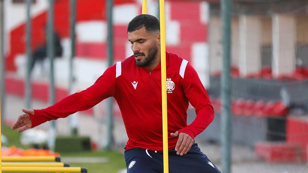 العنابي وبن العمري وبن عيادة يرافقون بعثة الوداد إلى الرباط