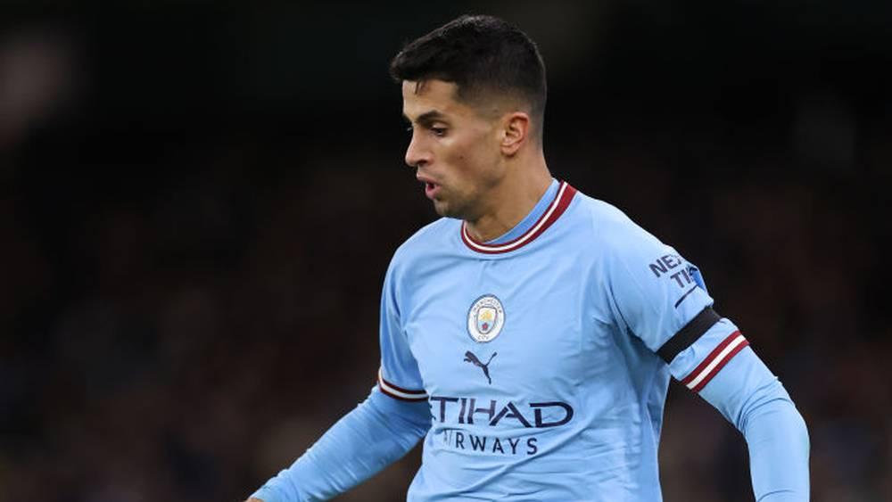 جواو كانسيلو على أعتاب الانتقال من مانشستر سيتي إلى بايرن ميونخ