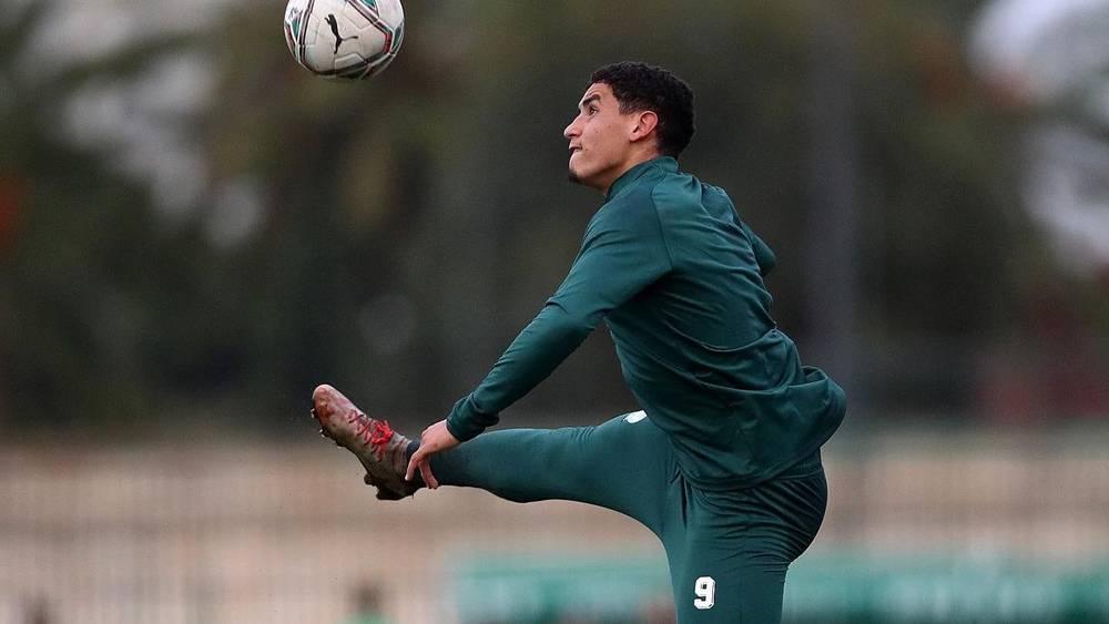 رسميا/ الرجاء يعلن عن تجديد عقد بنجديدة لموسم إضافي