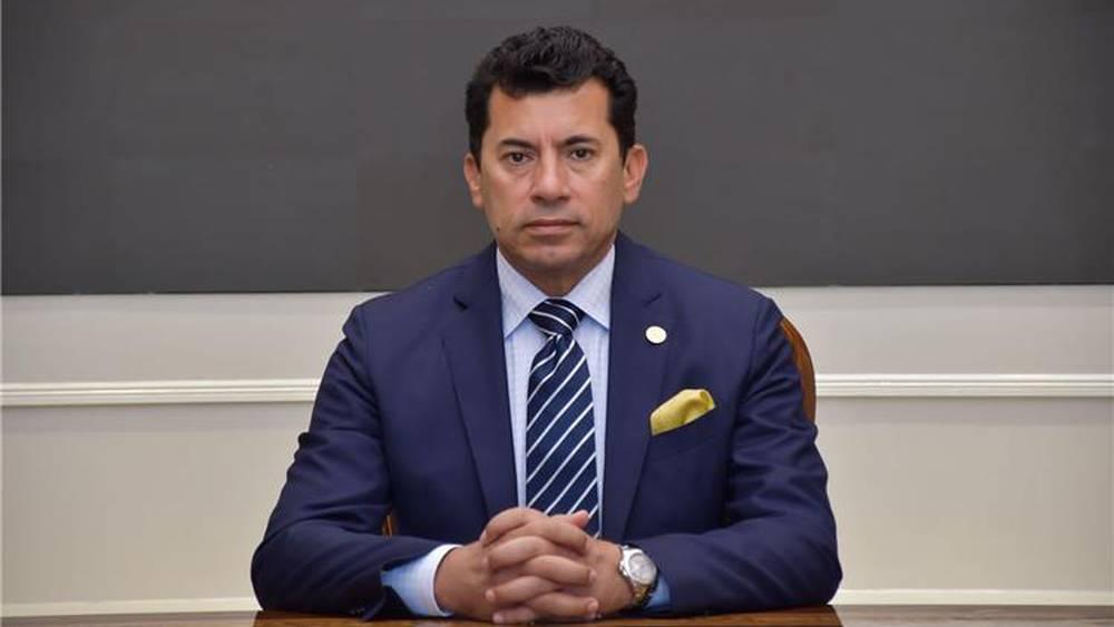 أشرف صبحي وزير الرياضة المصري يهنئ لقجع على استضافة المغرب لكأس العالم للأندية