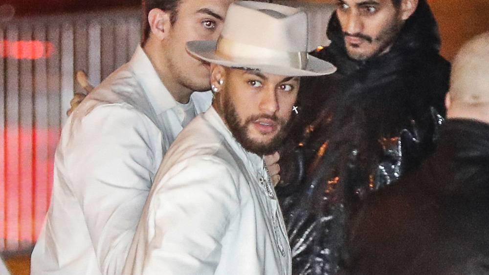 نيمار "يزعج" جيرانه بسبب حفلاته المتكررة ورئيس البلدية يهدد برفع دعوى قضائية ضد النجم البرازيلي!