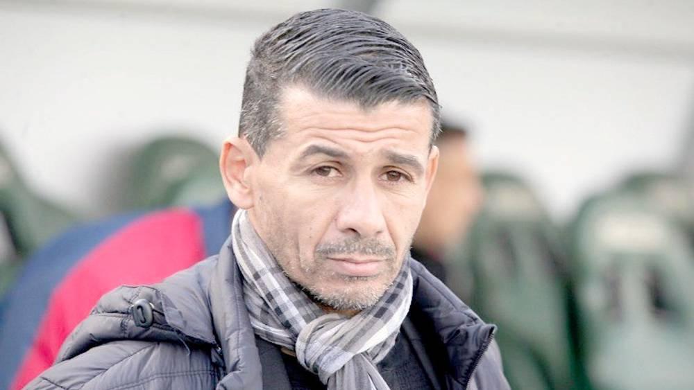 مدرب شبيبة القبائل ممنوع من الجلوس في دكة الاحتياط أمام الوداد