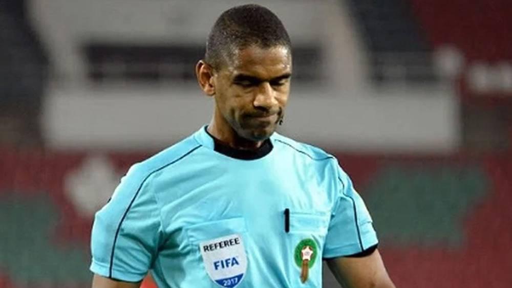 "الكاف" يعين طاقما تحكيميا مغربيا بقيادة الكزاز لإدارة مباراة ريفرز يونايتد وأسيك ميموزا بكأس الكونفدرالية