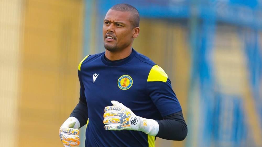 هوغو ماركيز (حارس مرمى بيترو): "لعبت في الكثير من الملاعب ولم يسبق لي أن شاهدت مثل جمهور الوداد"