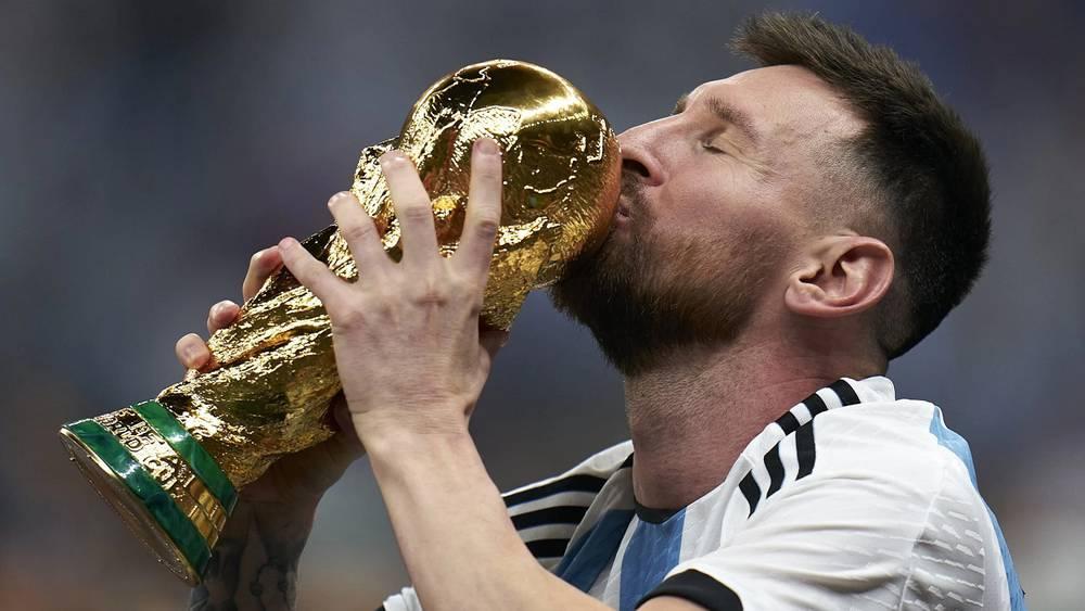 جوائز "The Best"/ ميسي أفضل لاعب في العالم لعام 2022 معادلا رقم رونالدو وليفاندوفسكي