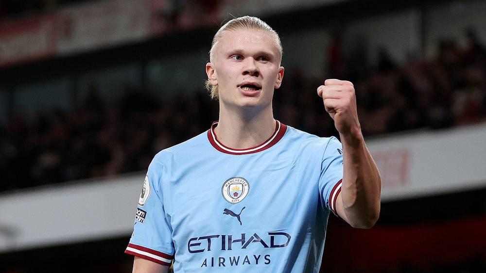 3 علامات ملابس رياضية عالمية تدخل الصراع على توقيع عقد رعاية مع هالاند