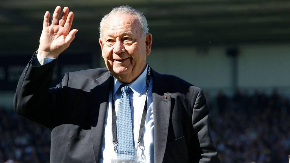 وفاة أسطورة كرة القدم الفرنسية جوست  فونتين عن عمر يناهز 89 سنة