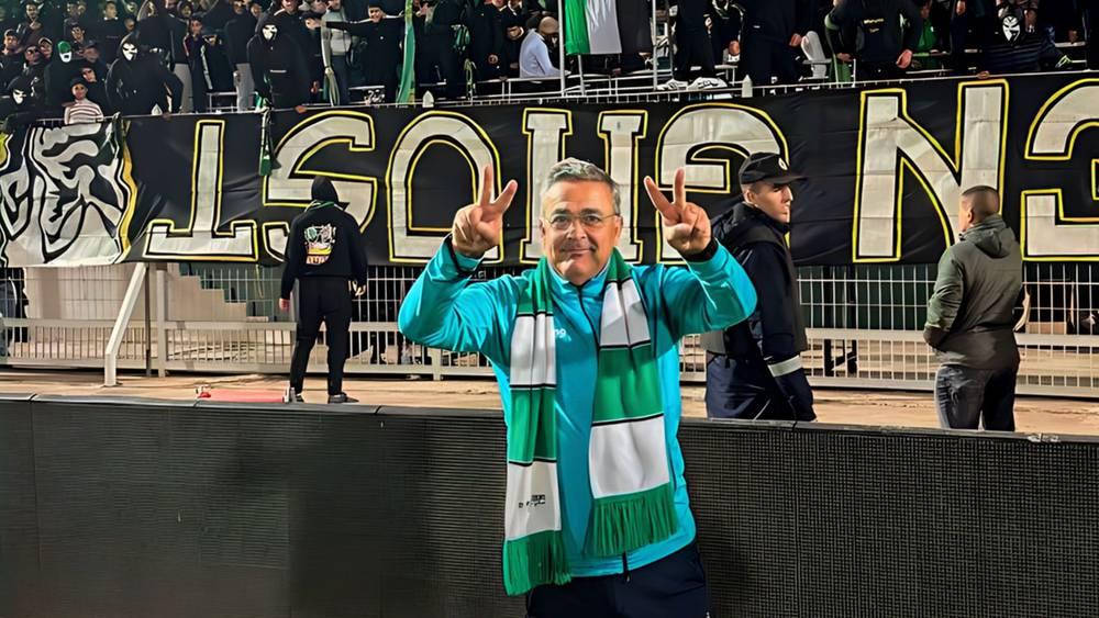 فصيل "غرين غوست" المُساند لأولمبيك خريبكة يُحذّر إدارة ناديه من الانفصال عن المدرب فورموزينيو