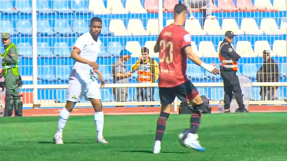 البطولة الاحترافية/ الجيش الملكي يعود بنقطة التعادل من ميدان أولمبيك آسفي (0-0)