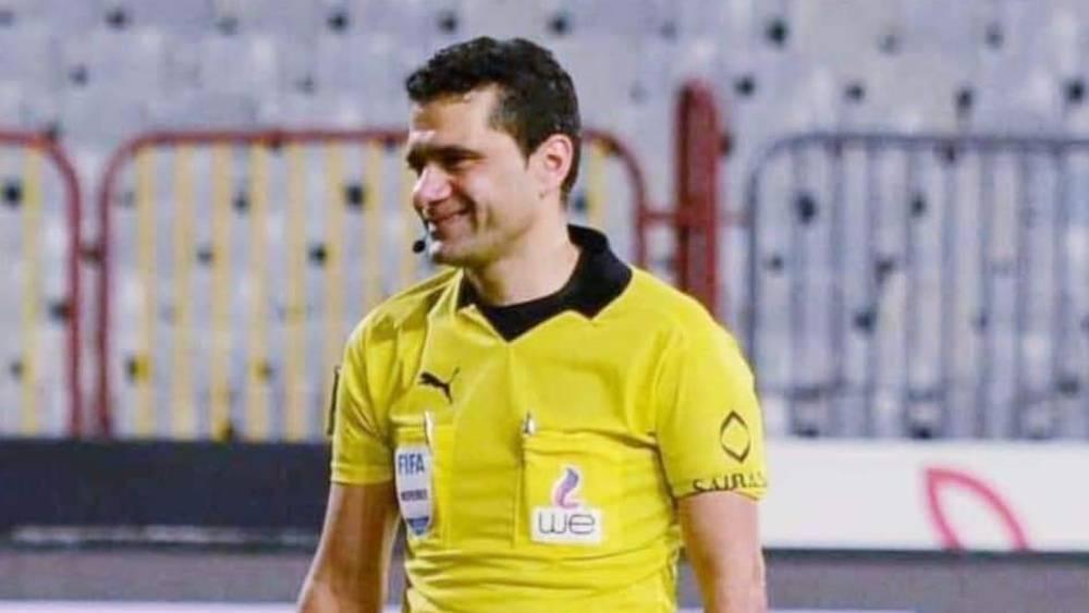 طاقم تحكيمي مصري بقيادة مصطفى البنة يُدير مواجهة الجيش الملكي أمام الاتحاد الليبي