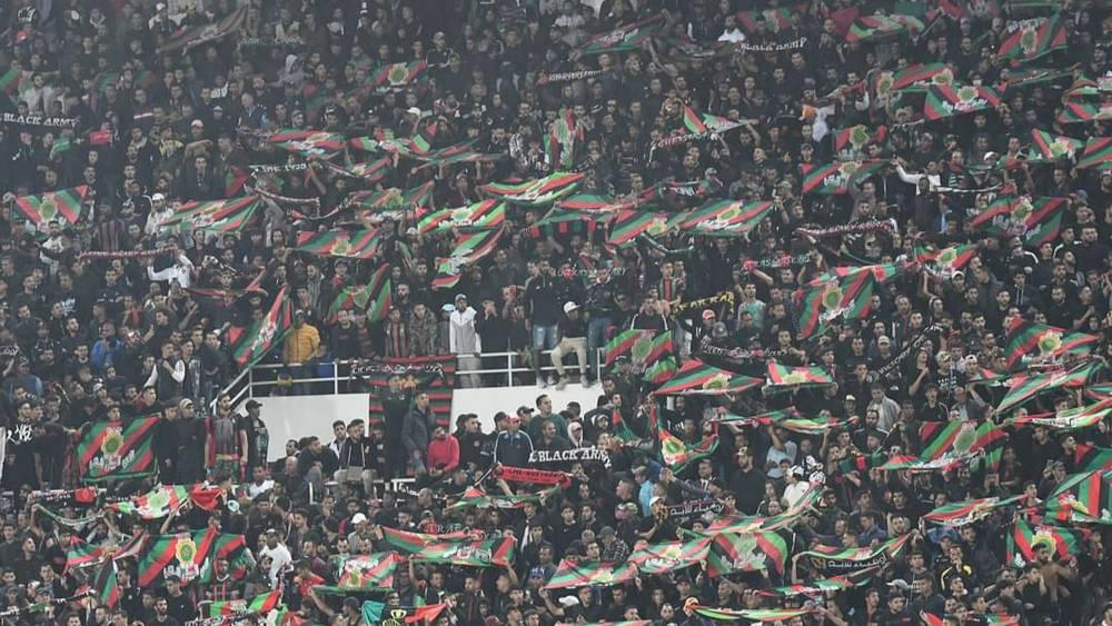 الجيش الملكي يعلن انطلاق عملية بيع تذاكر مباراته ضد الاتحاد الليبي ويؤكد تواصل إغلاق البابين 6 و7