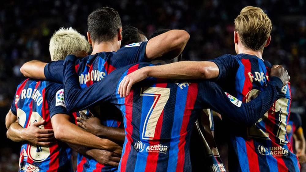 رافينيا وليفاندوفسكي يقودان هجوم برشلونة أمام ريال مدريد