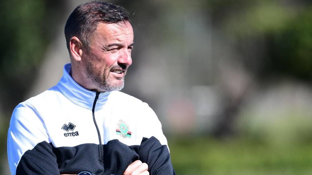 دا كروز يمنح لاعبي الجيش الملكي 4 أيام راحة قبل العودة إلى التداريب يوم الجمعة المقبل