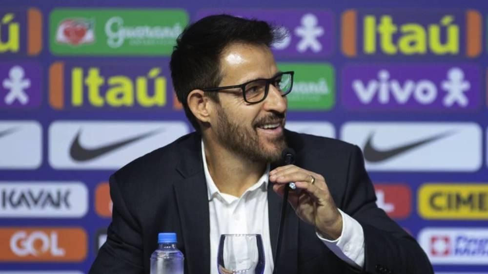 مدرب المنتخب البرازيلي يعقد ندوة صحفية بعد غدٍ الجمعة (15:45 غرينيتش) قبل إجراء حصة تدريبية مفتوحة أمام الإعلام لـ15 دقيقة