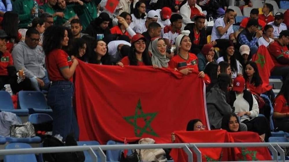 الجماهير تواصل التوافد بكثافة على ملعب طنجة الكبير من أجل متابعة المواجهة الودية بين المغرب والبرازيل