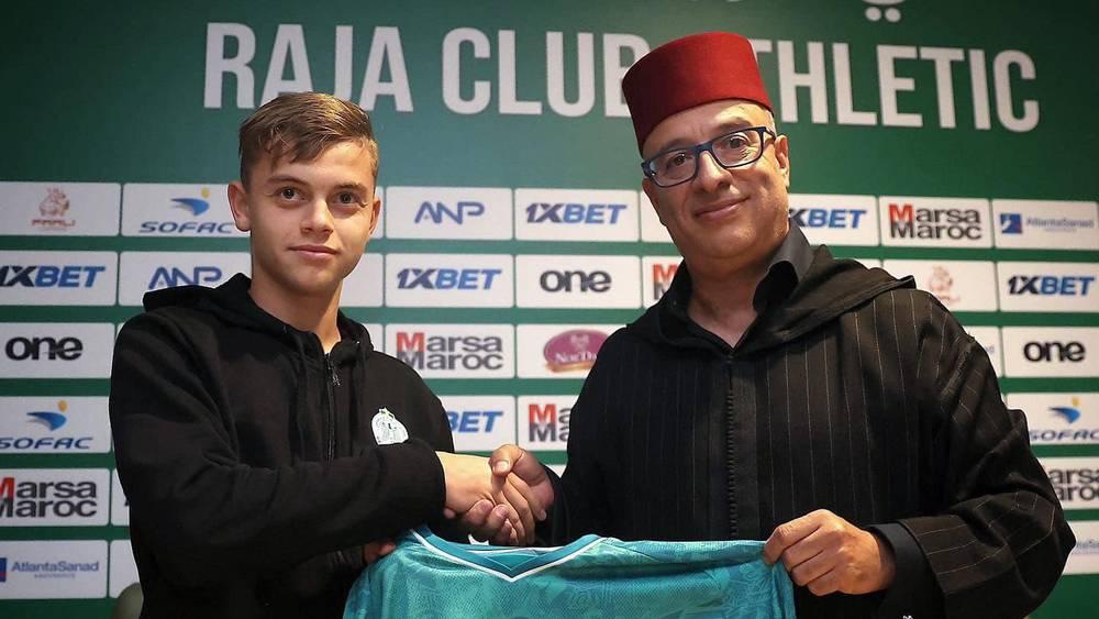 مسؤول رجاوي لـ"البطولة: "البدراوي دعا لاعبي الأمل فقط لوجبة الإفطار لتوقيع عقود احترافية معهم"