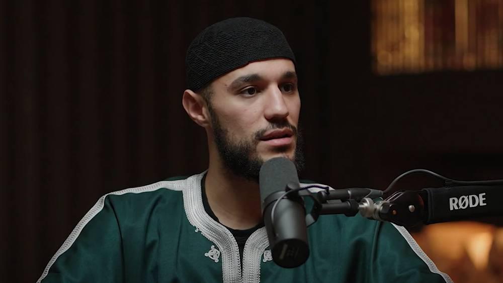 مزراوي: "تعجبني سورة الضحى لأنها نزلت على النبي صلى الله عليه وسلم حين كان يمر بأوقات صعبة"