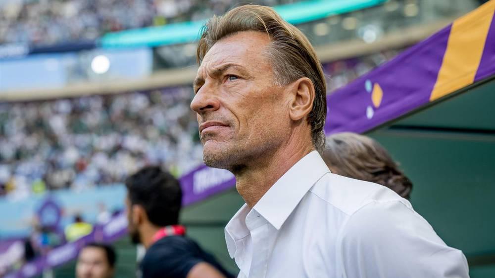 Les Bleues - Hervé Renard sur le banc de touche
