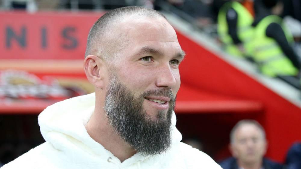 مدرب نيس عن منع إيقاف المباريات لإفطار اللاعبين خلال رمضان: "إنجلترا أكثر انفتاحًا من فرنسا في هذا الموضوع"