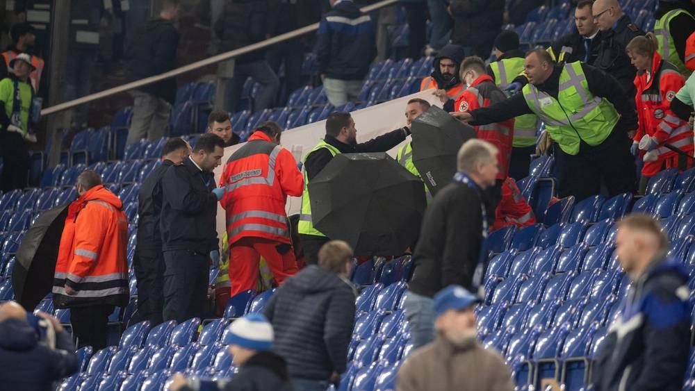 وفاة مشجع أثناء مباراة شالكه وباير ليفركوزن في الدوري الألماني