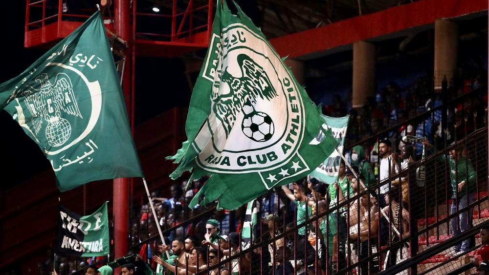 جمهور الرجاء يساند لاعبيه في الحصة التدريبية عصر اليوم استعدادا للديربي