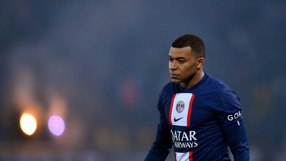 مبابي مهاجما إدارة ناديه بسبب حقوق الصور: "بي إس جي ناد كبير ولكن هذا ليس 'كيليان سان جيرمان'"