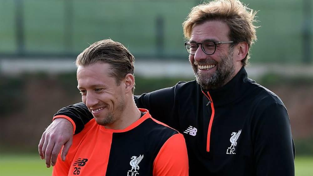 كلوب مخاطبًا لوكاس ليفا: "أرى فيك مدربًا في المستقبل لكن ليس في البرازيل.. إنهم يغيرون المدربين أكثر ممّا يقوم البعض بتغيير ملابسه الداخلية"