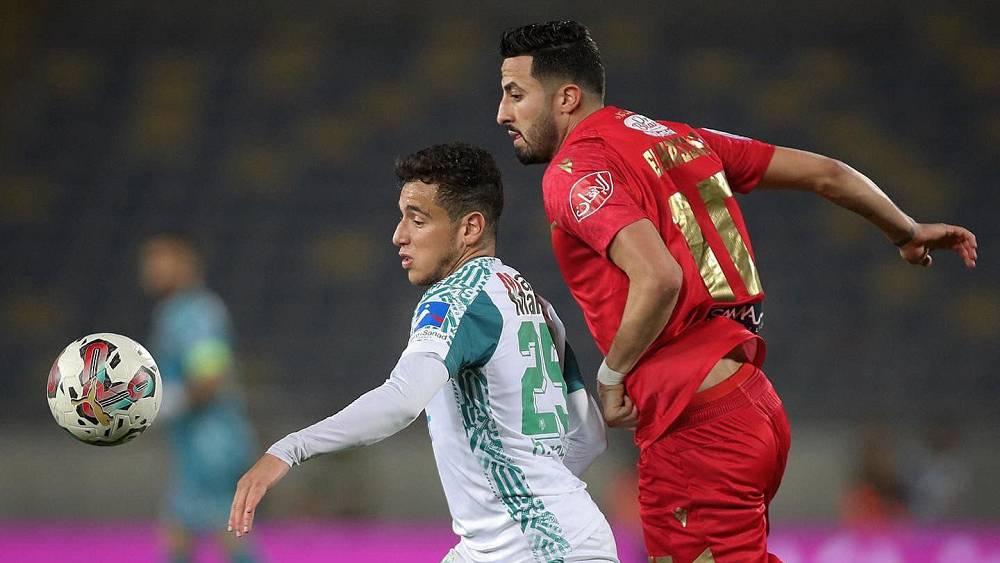 من بينها توقيف لكبير ومساعده لمباراة واحدة وإلزام الرجاء بإصلاح الأضرار.. الجامعة تصدر عقوباتها بعد أحداث الديربي