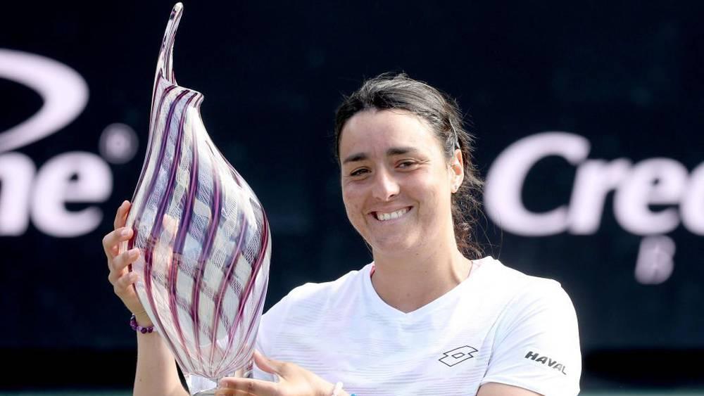 التونسية أنس جابر تهزم بنشيتش وتتوج ببطولة تشارلستون للتنس