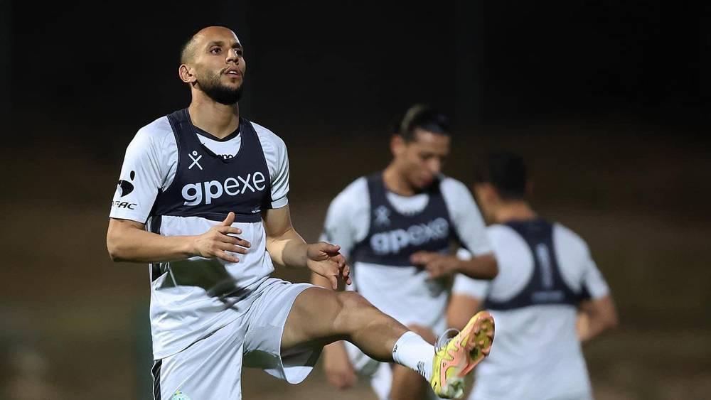 قائمة الرجاء لمواجهة حسنية أكادير.. حضور أهولو وبولاكسوت والزرهوني