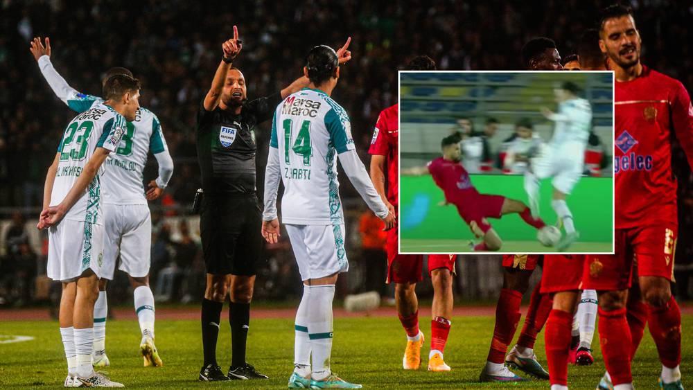 مديرية التحكيم: "كان على جيد الإعلان عن ركلة حرة مباشرة للرجاء بعد الاحتكاك الذي وقع بين عطية الله والهبطي أو توجيه إنذار لمدافع الوداد"