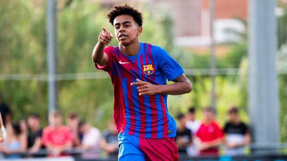 تشافي يستدعي المغربي الأصل "لامين يامال" (15 سنة) لمباراة أتلتيكو مدريد