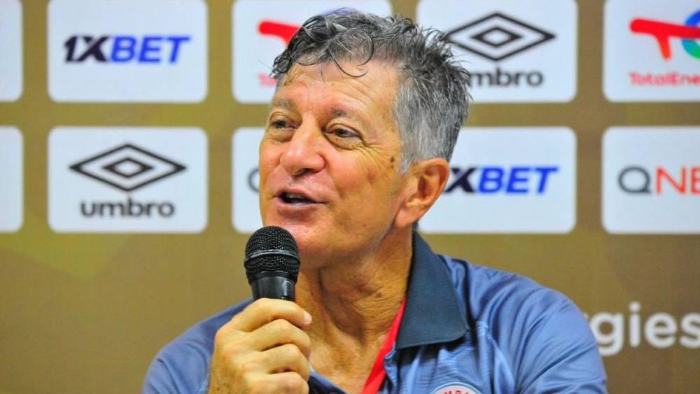 روبيرتينهو (مدرب سيمبا): "فريقنا يزداد قوة كل يوم ولدينا أفضل اللاعبين.. يجب على كل فريق يواجهنا أن يحترمنا كما نحترمه"