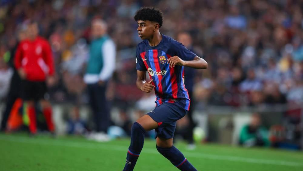 رومانو: "لامين يامال سيوقع أول عقد احترافي مع برشلونة شهر يوليوز القادم"