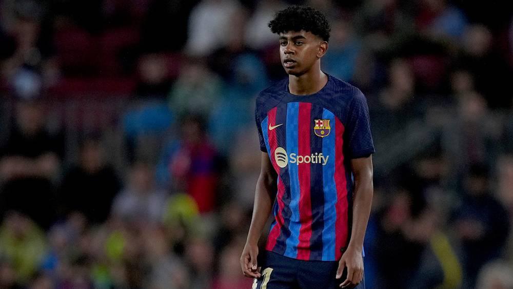 يامال: "عندما دخلت إلى ملعب الكامب نو تلاشت أعصابي وأنا سعيد جدًا بتحطيم الرقم القياسي لأصغر لاعب يحمل قميص برشلونة في الليغا"