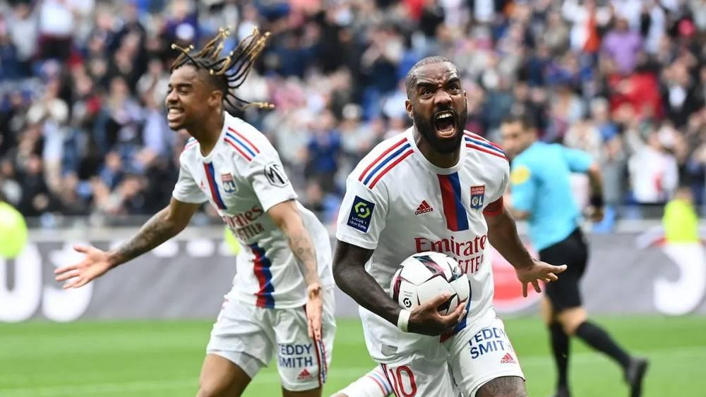 لاكازيت يتألق في "فوز مثير" لليون على مونبيليه (5-4) في "الليغ1"