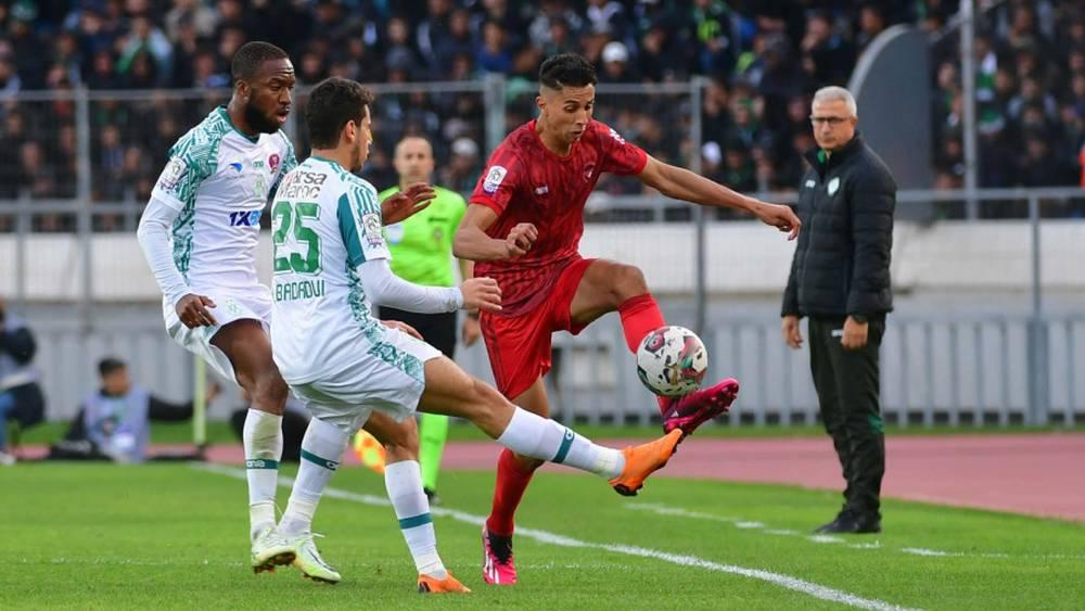 بعد اجتماع مع مسؤولي شباب المحمدية.. الرجاء الرياضي يُعلن تخصيص 4036 تذكرة لجماهيره في مباراة كأس العرش