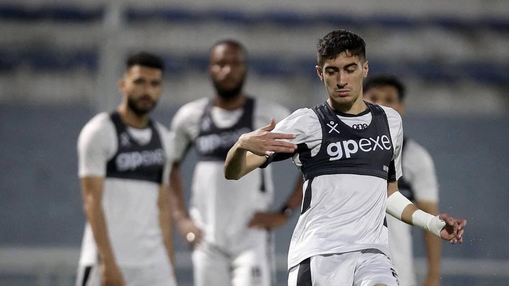 الرجاء توجه للمحمدية عشية اليوم وسيجري حصة تدريبية غدا السبت بأحد ملاعب المدينة استعدادا لمواجهة الشباب