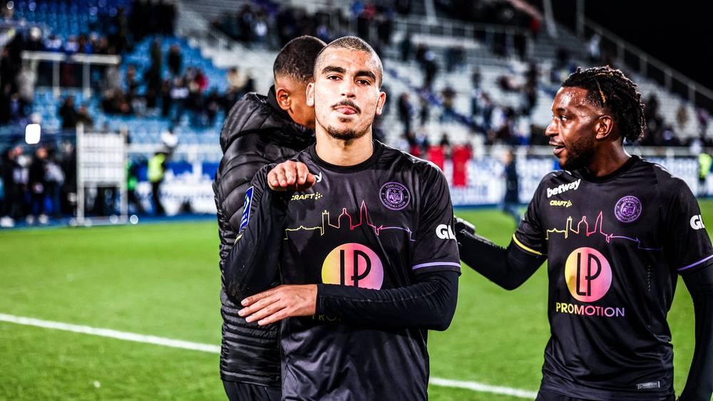 تولوز يصدر بلاغا يؤكد من خلاله رفض بعض لاعبيه المشاركة ضد نانت "لعدم موافقتهم على ارتباط صورتهم بألوان قوس قزح التي تمثل حركة الشذوذ الجنسي"