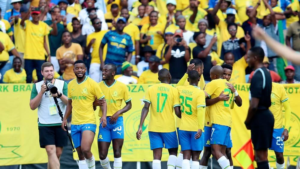 سان داونز يعلن تقديم تذاكر "مجانية" لمشجعيه في مواجهة الوداد شريطة ارتداء قميص النادي أو قميص أصفر اللون