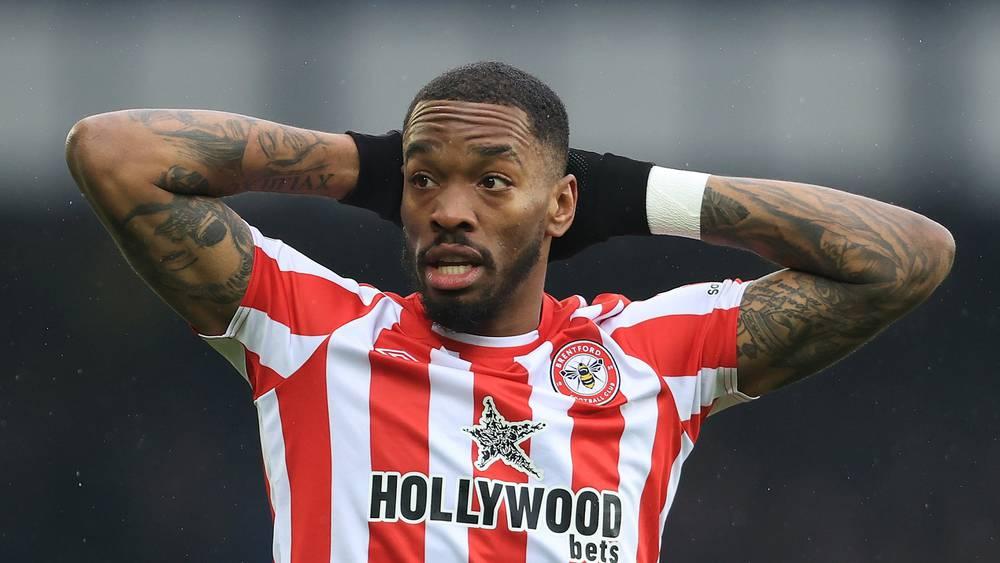 إيقاف "توني" هداف برينتفورد 8 أشهر بسبب المراهنات!