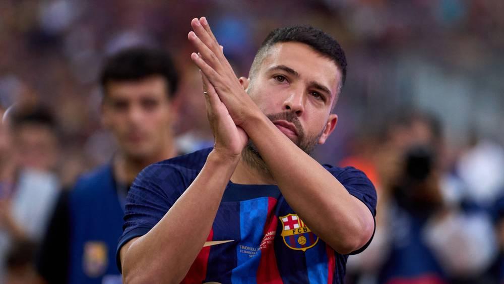 رسميا/ ألبا يرحل عن برشلونة ويكتب نهاية "جيل أسطوري"