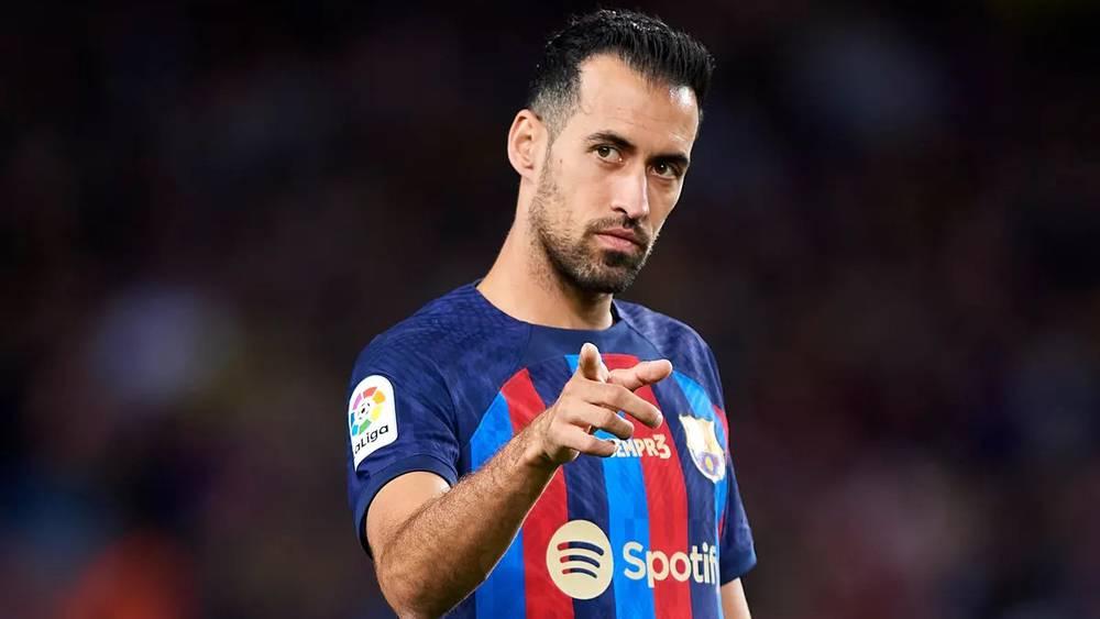 بوسكيتس يرشح زوبيميندي ورودري ونيكو لخلافته في برشلونة الموسم المقبل