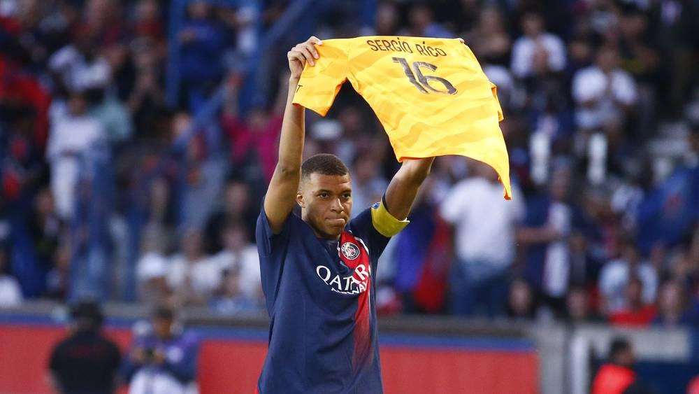 مبابي: "تكريم سيرجيو ريكو كان أهم شيء بالنسبة لنا حتى وإن خسرنا 22-0 أمام كليرمون"